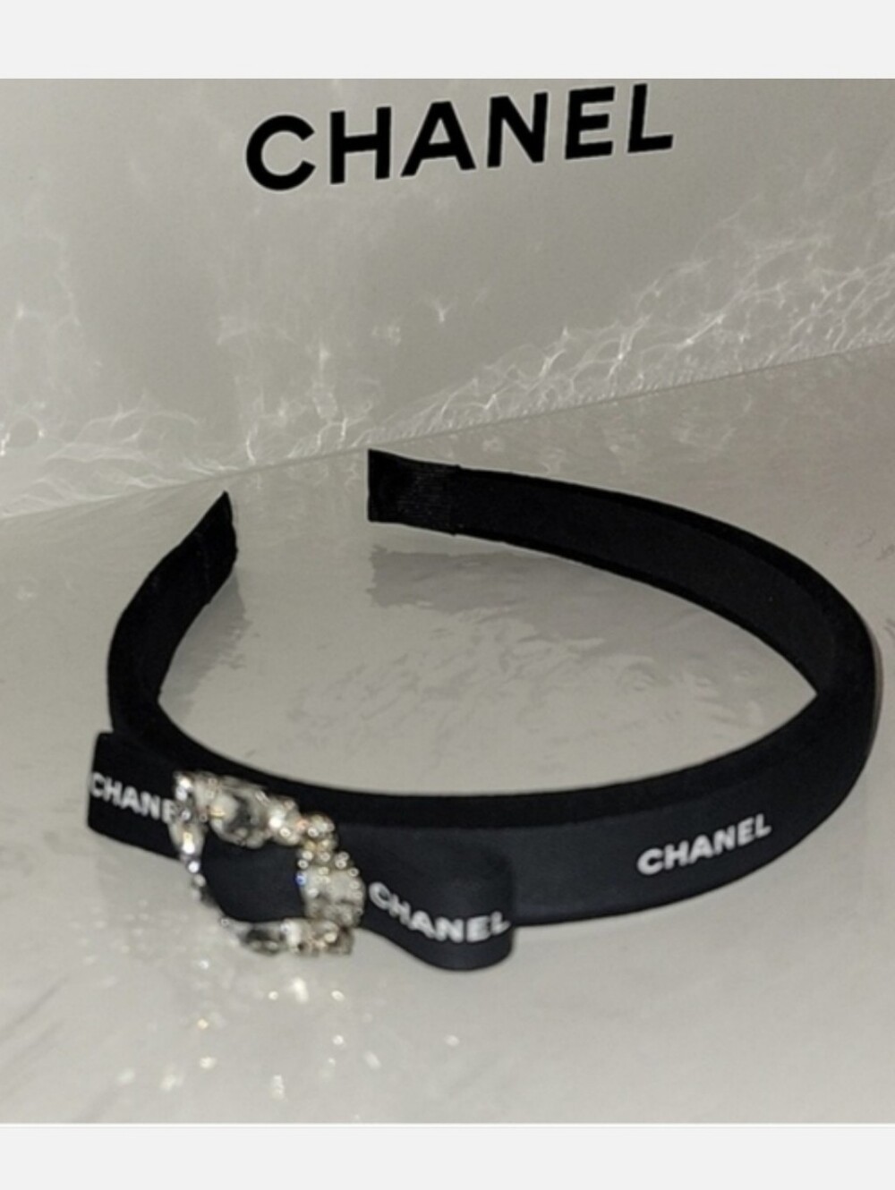 CHANEL Black Ribbon - Picture 2 of 7